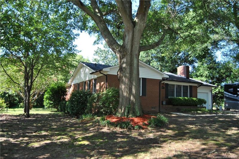 102 General Stonewall Jackson Dr, Stanley, NC 28164