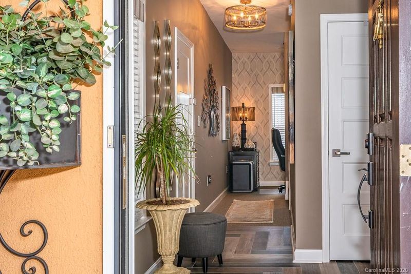 930 Hawthorne Bridge Ct #12, Charlotte, NC 28204