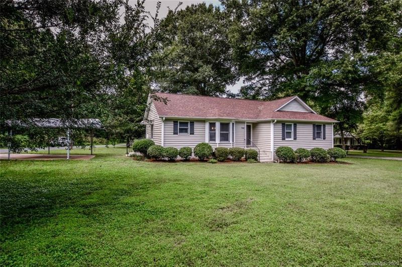 7611 Michael Dr, Charlotte, NC 28215