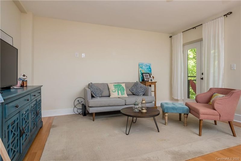207 Dotger Ave #C18, Charlotte, NC 28207