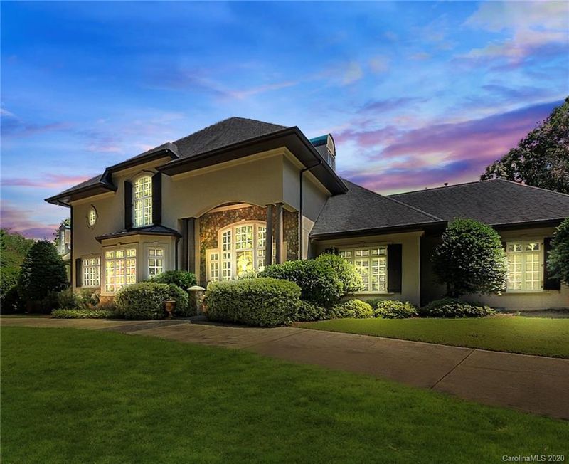 2121 Delpond Ln, Charlotte, NC 28226
