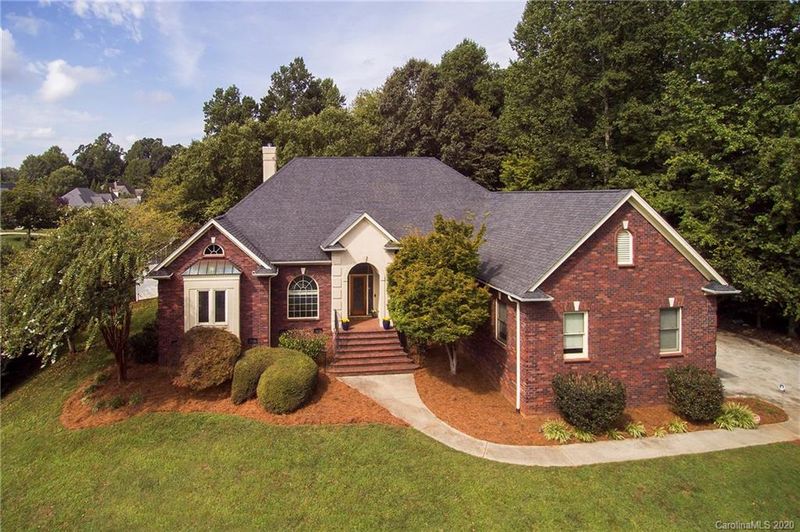 5601 Amanda Ln, Belmont, NC 28012