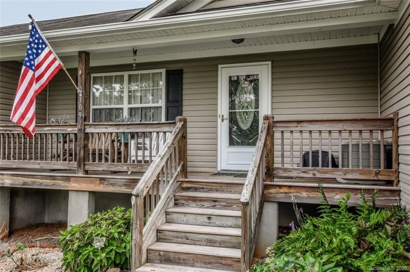 309 N 4th Ave, Maiden, NC 28650