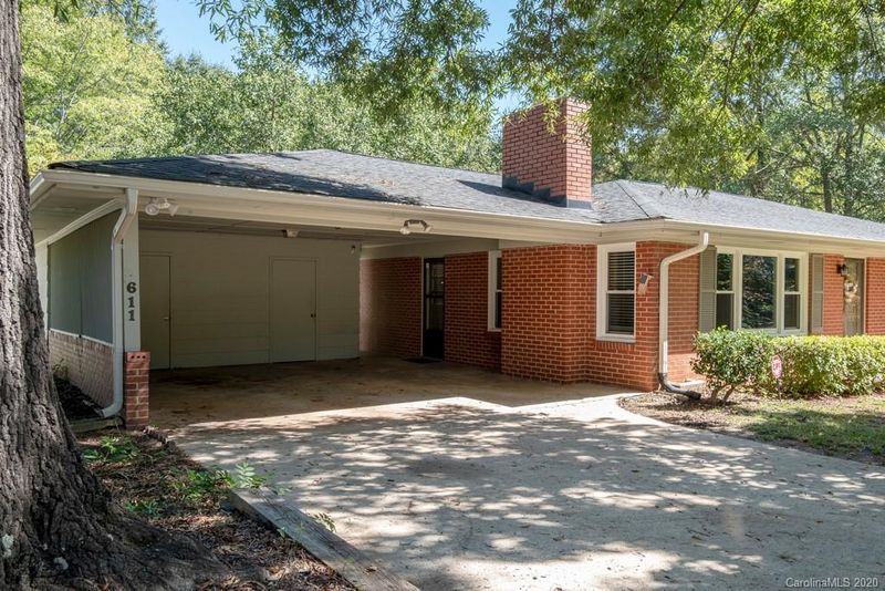 611 Gillsbrook Rd, Lancaster, SC 29720