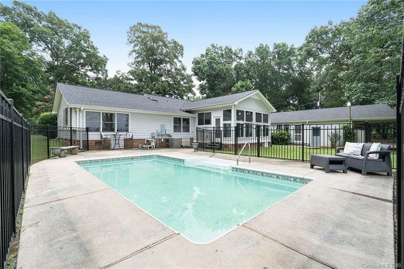 2612 Dellwood Dr, Monroe, NC 28112