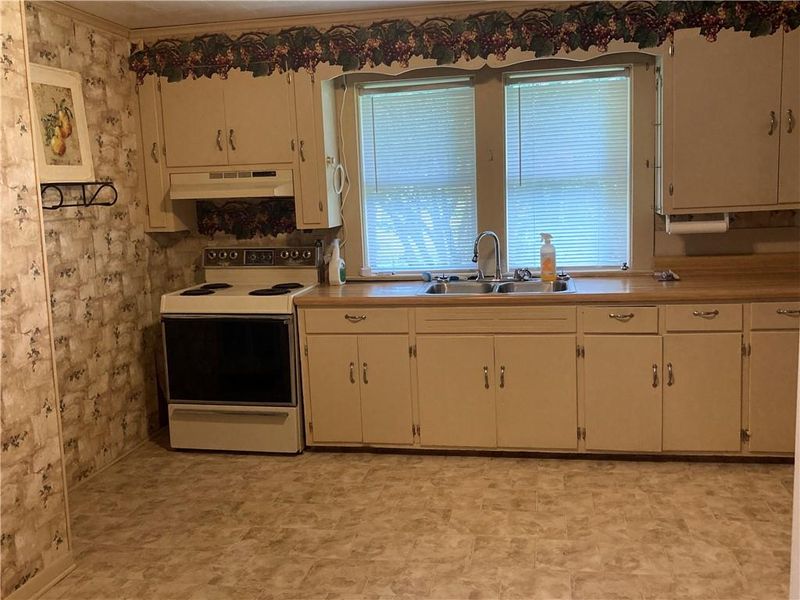 5859 Sulphur Springs Rd, Hickory, NC 28601