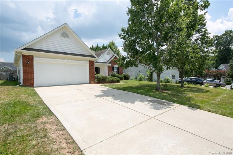 12131 Old Willow Rd, Charlotte, NC 28269