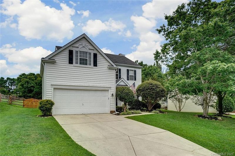 215 Aylesbury Ln, Indian Trail, NC 28079