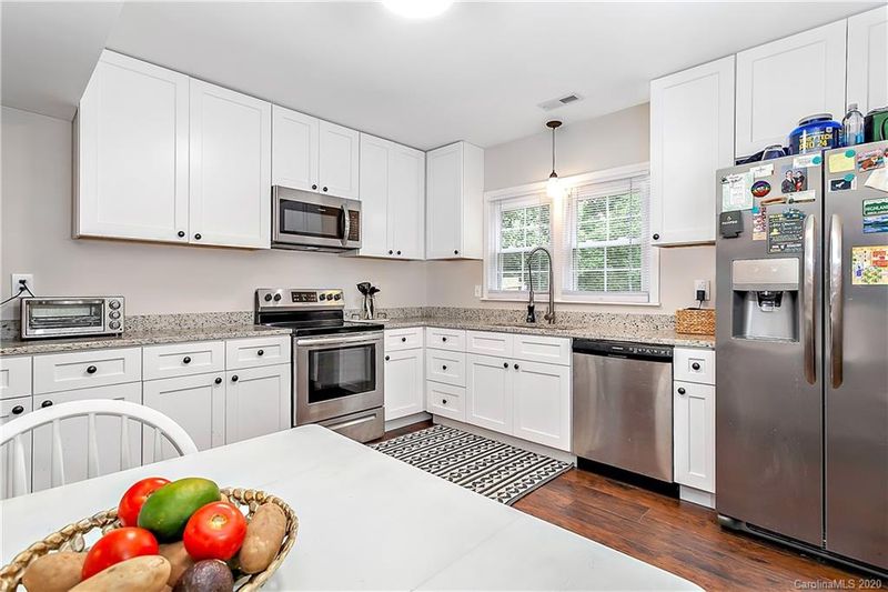 5000 Brooktree Dr, Charlotte, NC 28208