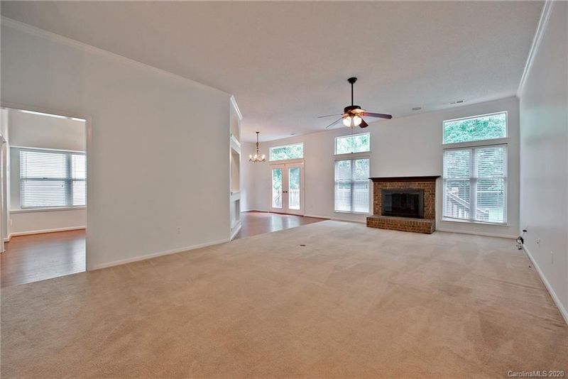 4000 Armitage Dr, Charlotte, NC 28269