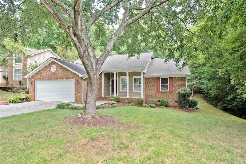 4000 Armitage Dr, Charlotte, NC 28269