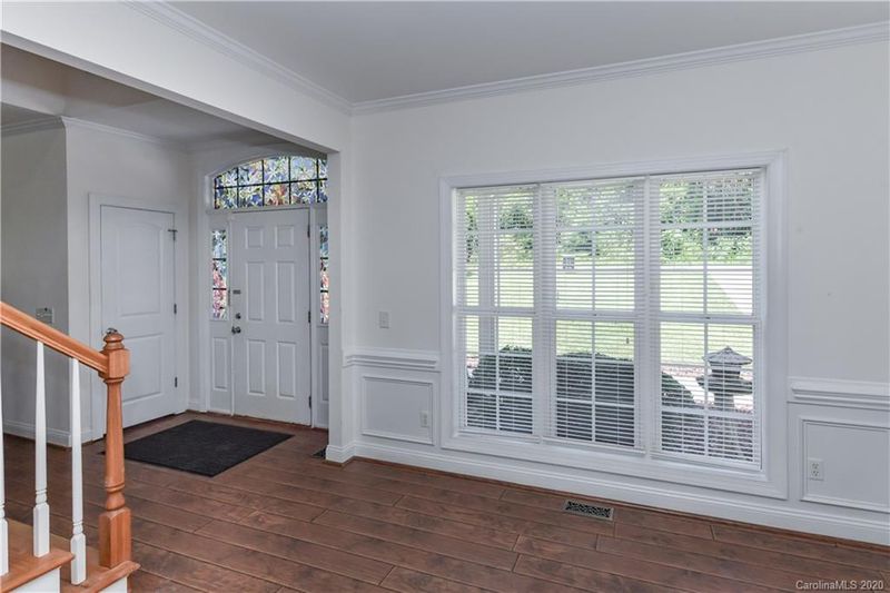 2425 Lakeview Cir, Matthews, NC 28105