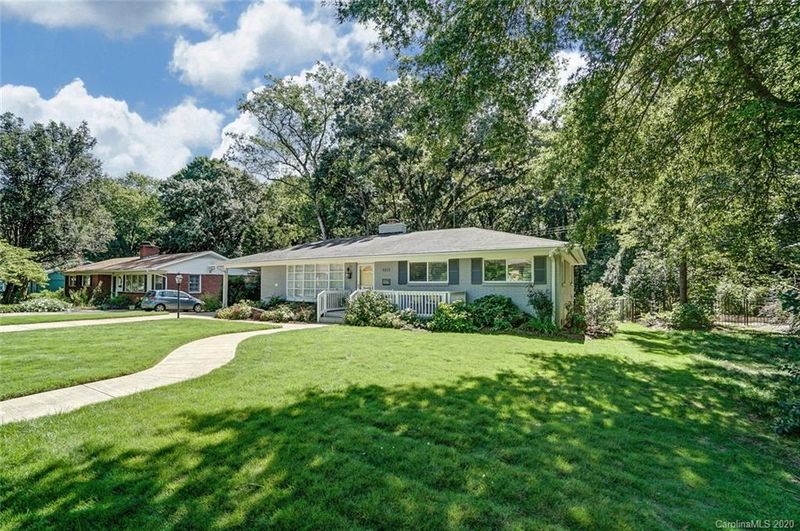 5333 Farmbrook Dr, Charlotte, NC 28210