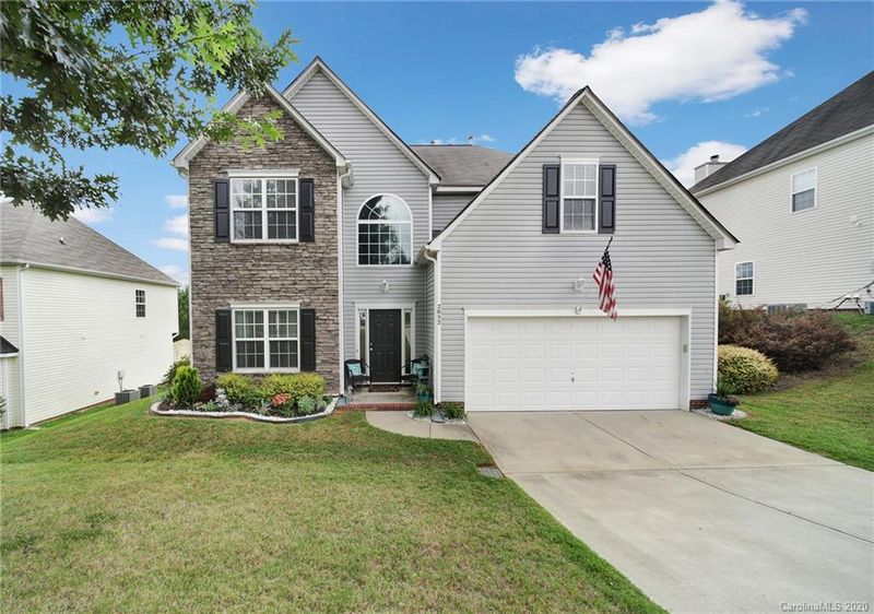 2052 White Cedar Ln, Waxhaw, NC 28173