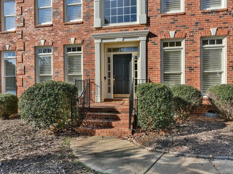 10833 Fox Hedge Rd, Matthews, NC 28105