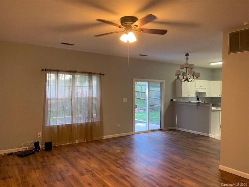 8209 Pozzi Rd, Charlotte, NC 28216