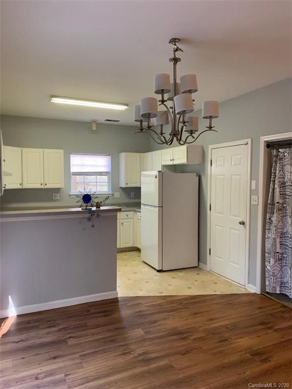8209 Pozzi Rd, Charlotte, NC 28216