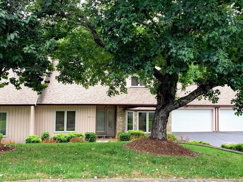 603 29th Ave NE #207, Hickory, NC 28601
