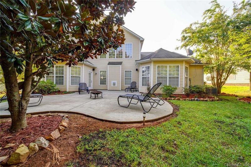 16729 Winston Oaks Ct, Charlotte, NC 28213