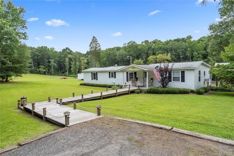 699 Green Pond Rd, Clover, SC 29710