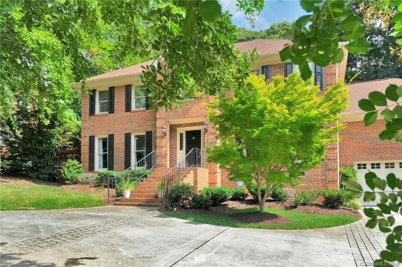 9409 Raintree Ln, Charlotte, NC 28277