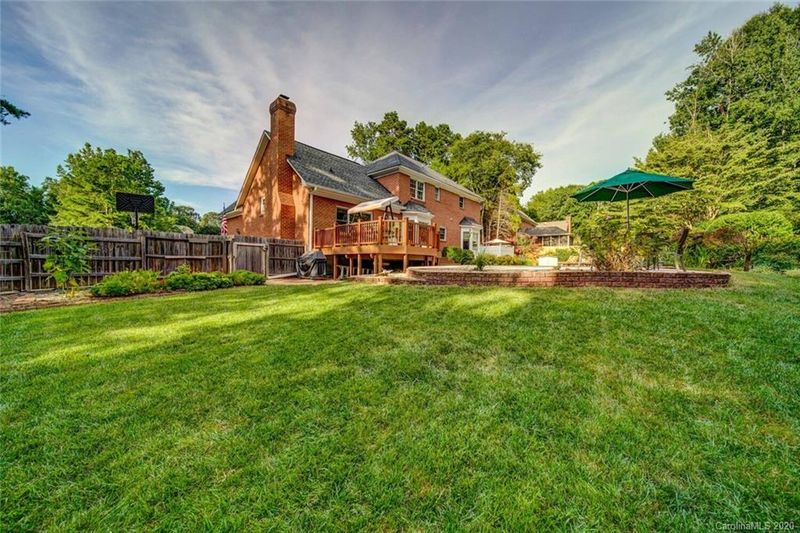 3513 Honeysuckle Dr, Weddington, NC 28104