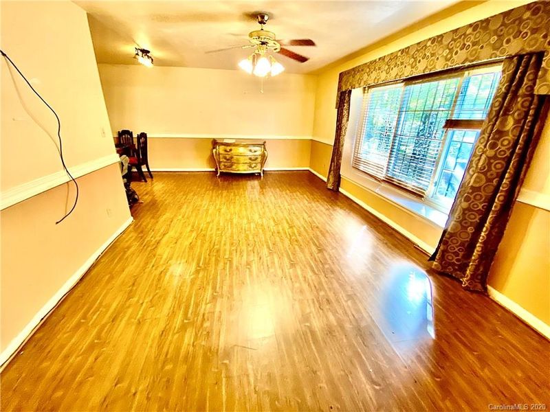 1045 24th St SW, Hickory, NC 28602