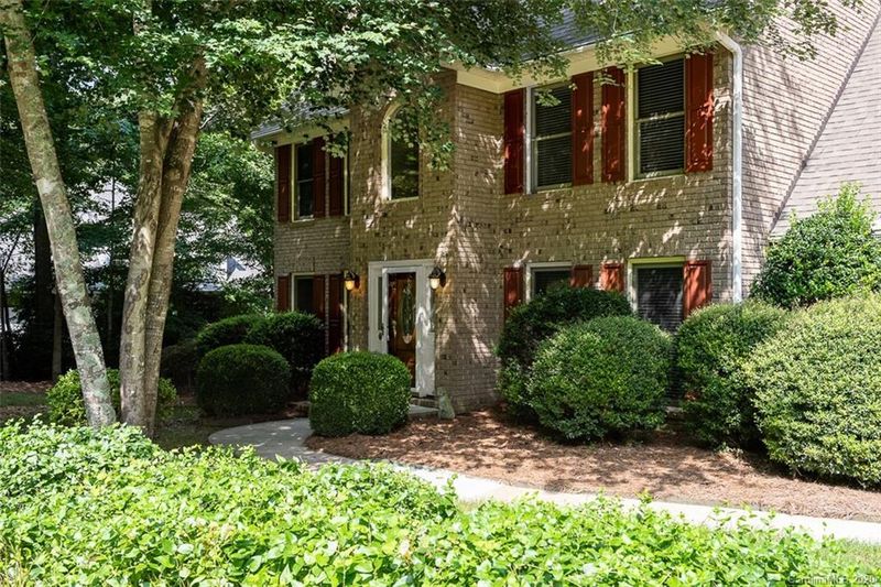 5472 Ashbury Ln, Davidson, NC 28036