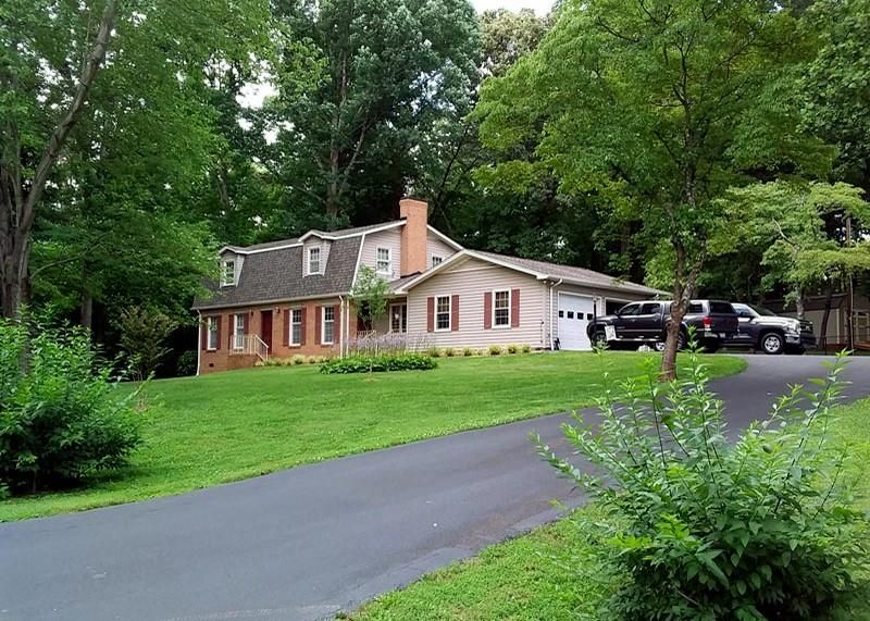1007 4th Avenue Dr, Conover, NC 28613