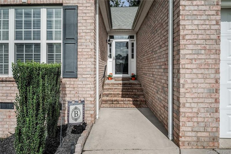 8954 Cherrys Ford Ct, Harrisburg, NC 28075