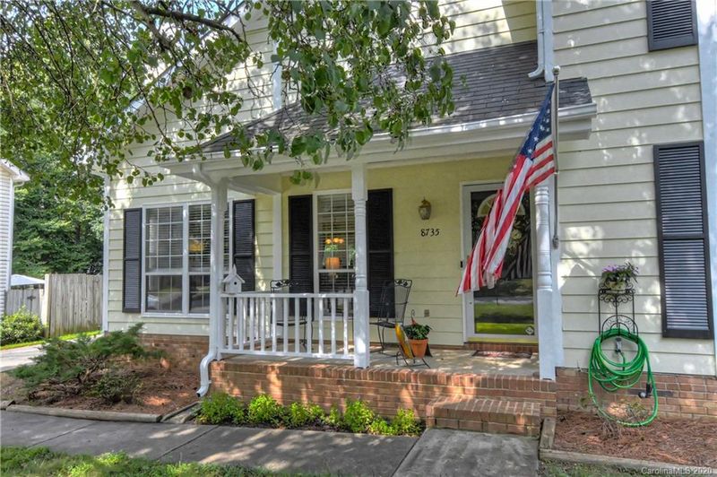 8735 Rittenhouse Cir, Charlotte, NC 28270