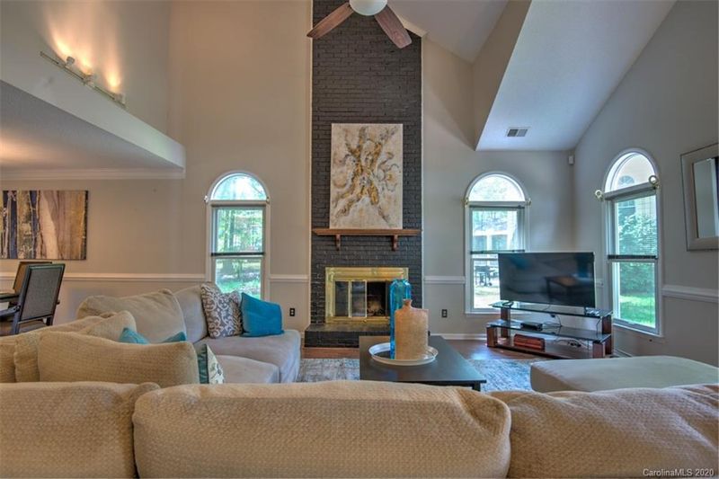 9905 Chimney Corner Ct, Charlotte, NC 28210