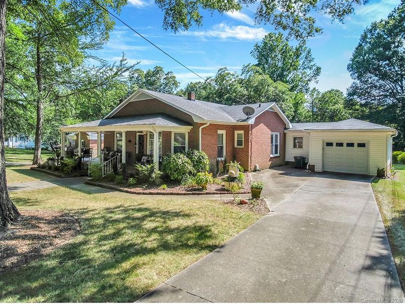 206 S Elm St, Cherryville, NC 28021