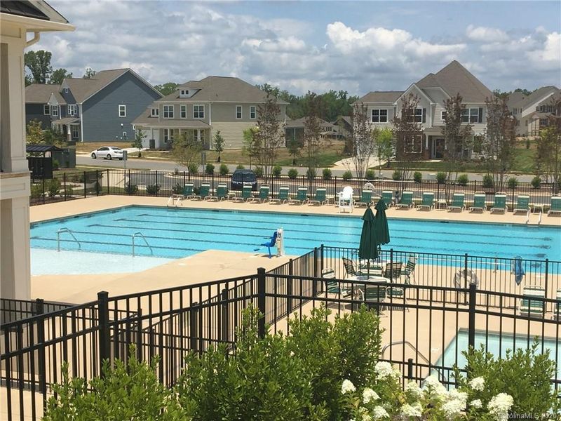 15616 Queens Trail Dr #213, Davidson, NC 28036