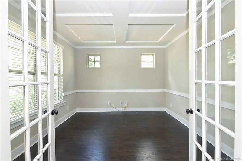 2404 Double Oaks Rd, Charlotte, NC 28206