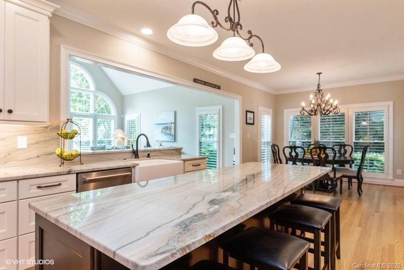 7613 Seton House Ln, Charlotte, NC 28277