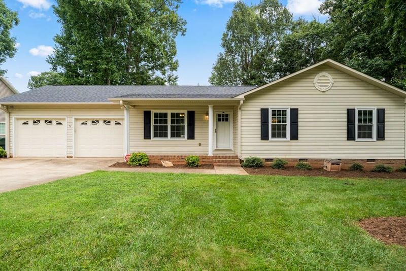 412 10th Ave NE, Conover, NC 28613