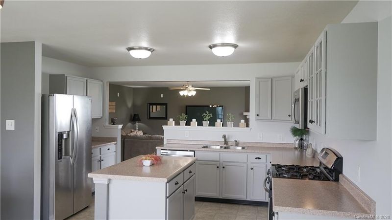 104 Mcgarty Pl, Mount Holly, NC 28120