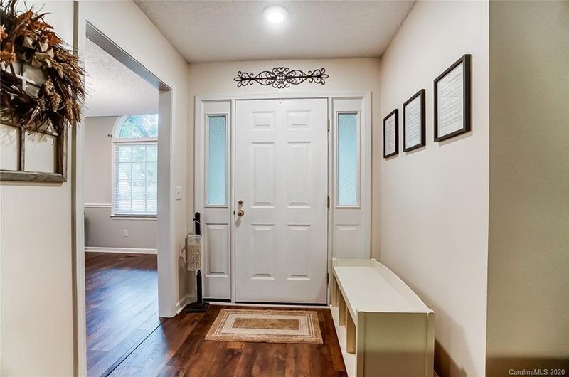 2221 Crosswinds Ct, Kannapolis, NC 28083