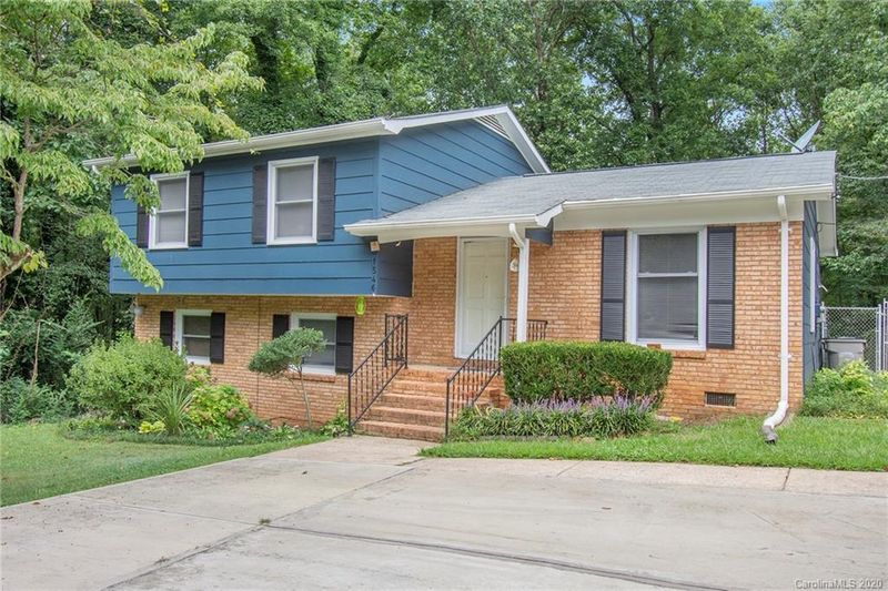 1546 Ridgewood Dr, Gastonia, NC 28054