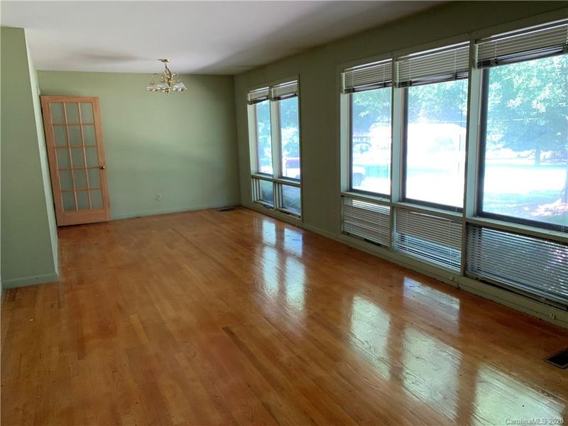 2711 Daleview Dr, Charlotte, NC 28214