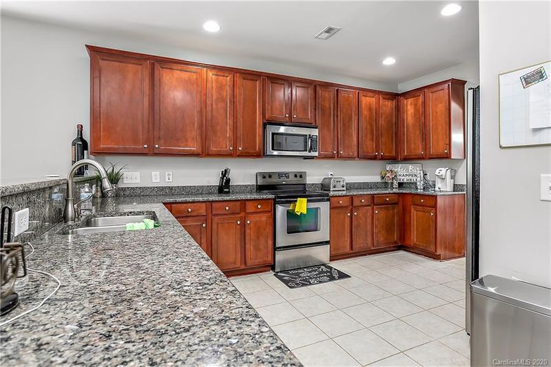 8907 Merrie Rose Ave, Charlotte, NC 28213