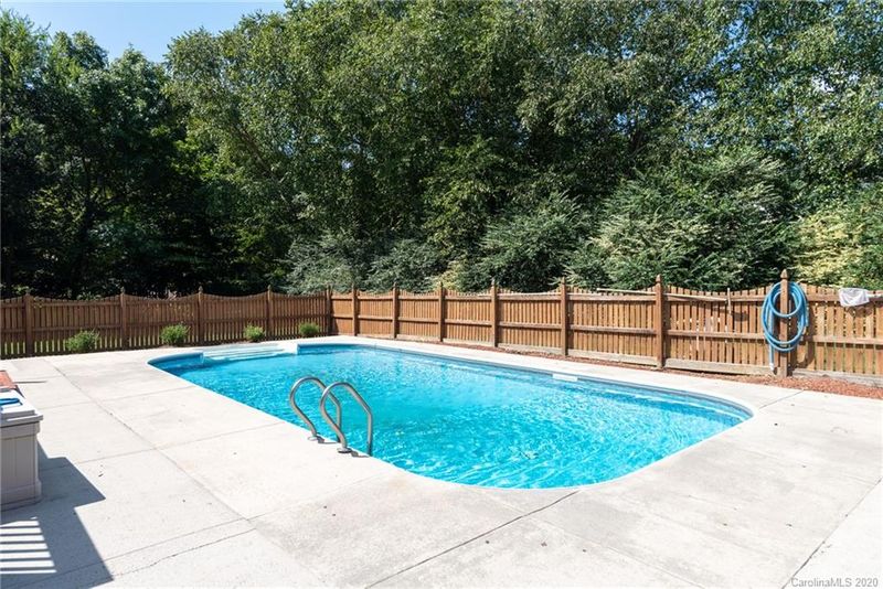 5312 Somerset Ln, Harrisburg, NC 28075