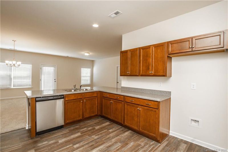 320 Crandon Rd, Mount Holly, NC 28120