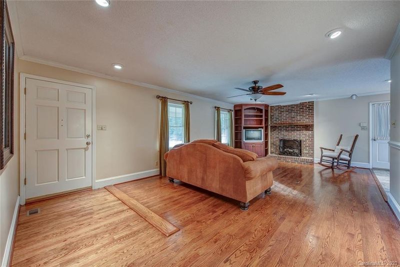 3501 Hickory Grove Rd, Gastonia, NC 28056
