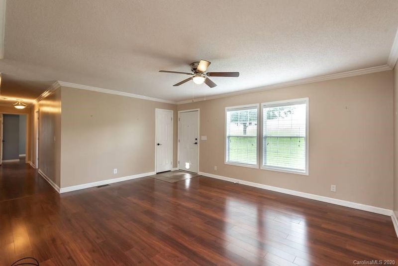 2287 Oweda Dr, Conover, NC 28613