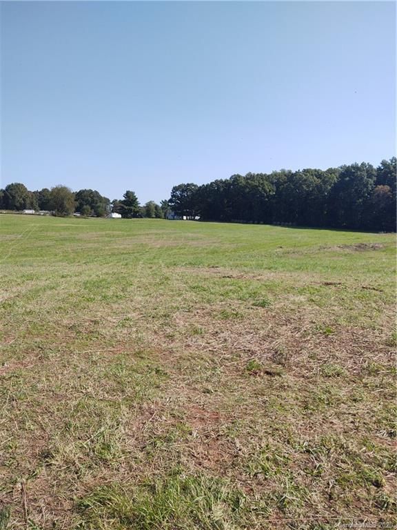 203 Mullis Rd, Harmony, NC 28634