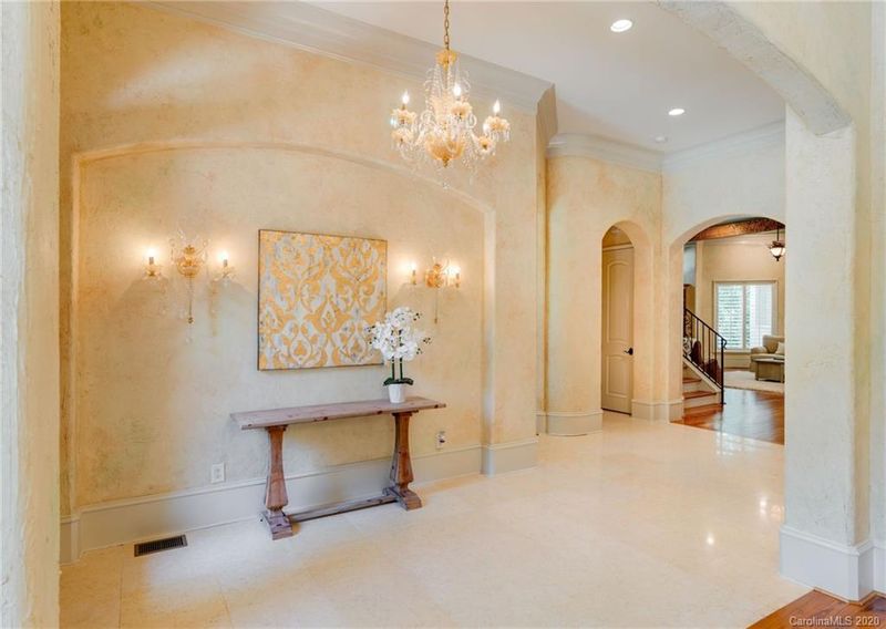 2518 Tower Ct, Charlotte, NC 28209