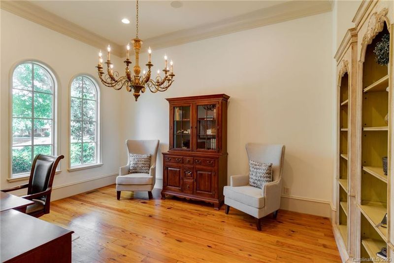 2518 Tower Ct, Charlotte, NC 28209