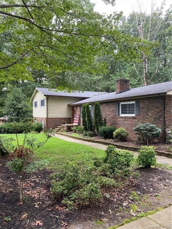 4008 Dover St, Claremont, NC 28610